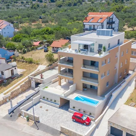 Sunny Escape Apartment